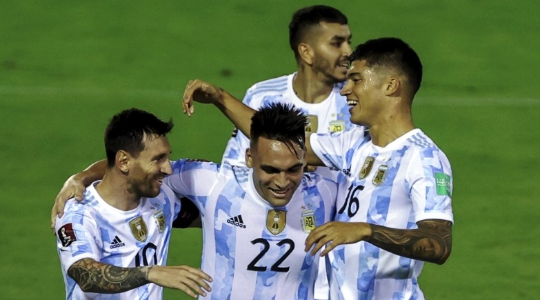 ¿Quiénes dirigirán a la Argentina en los clásicos ante Uruguay y Brasil por Eliminatorias?