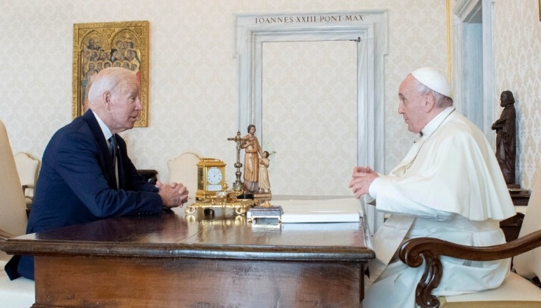 El papa Francisco conversó con Biden y envió un mensaje por el cambio climático