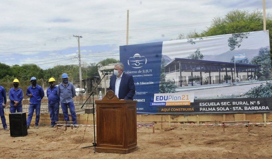 Morales inició construcción de la secundaria Rural de Palma Sola