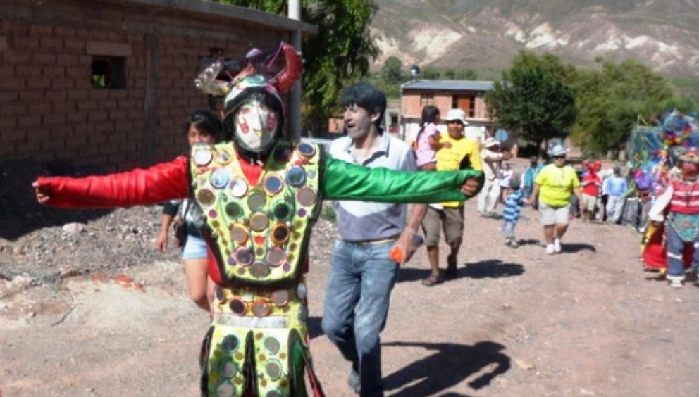 Festejo pre carnavalero con Los alegres de Huacalera