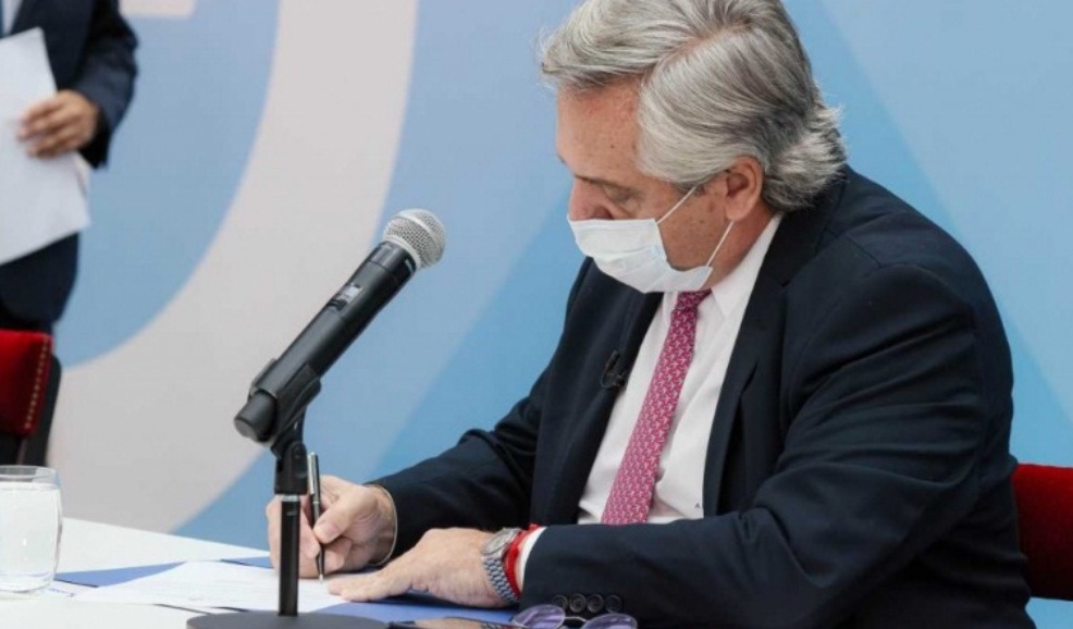 Alberto Fernández firmó 117 DNU en dos años: ¿cuántos habían rubricado sus antecesores?