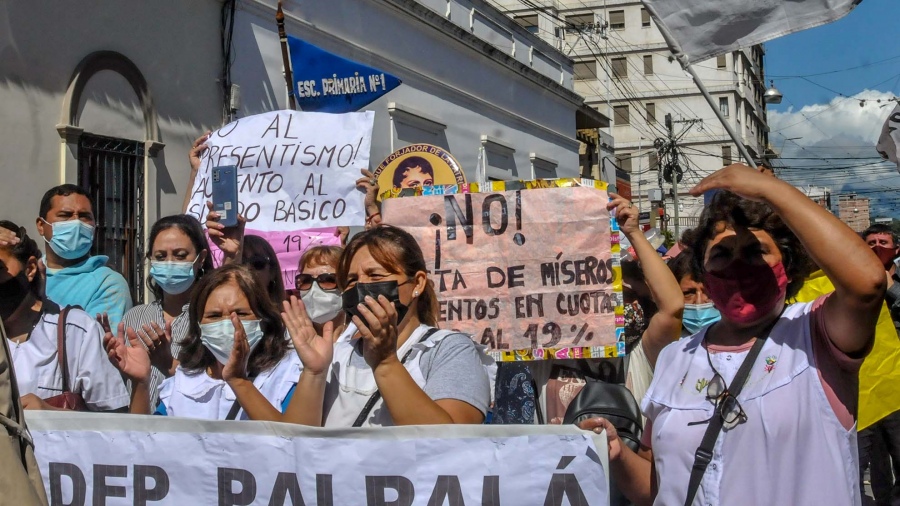 En Jujuy los docentes marcharon en reclamo de mejoras salariales