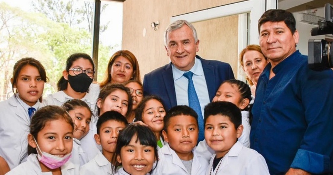 Morales inauguró el edificio de la Escuela Rural virtual 5 en Arrayanal