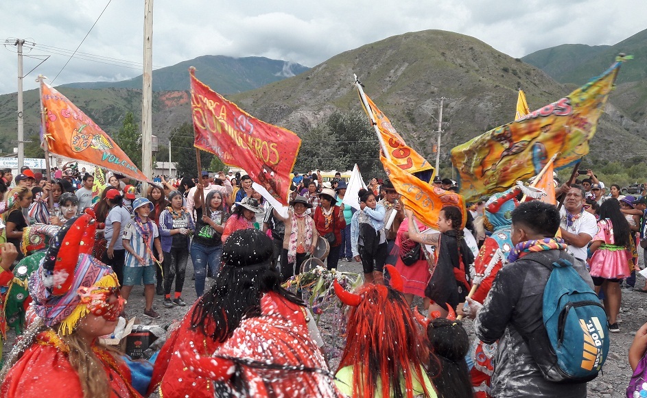 Como en sus mejores tiempos, Volcán lanzó el carnaval quebradeño
