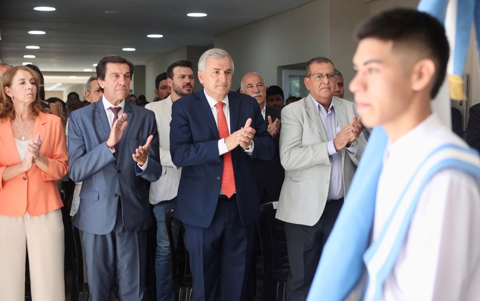 Morales y el ministro Sadir inauguraron una escuela de formación laboral en Libertador