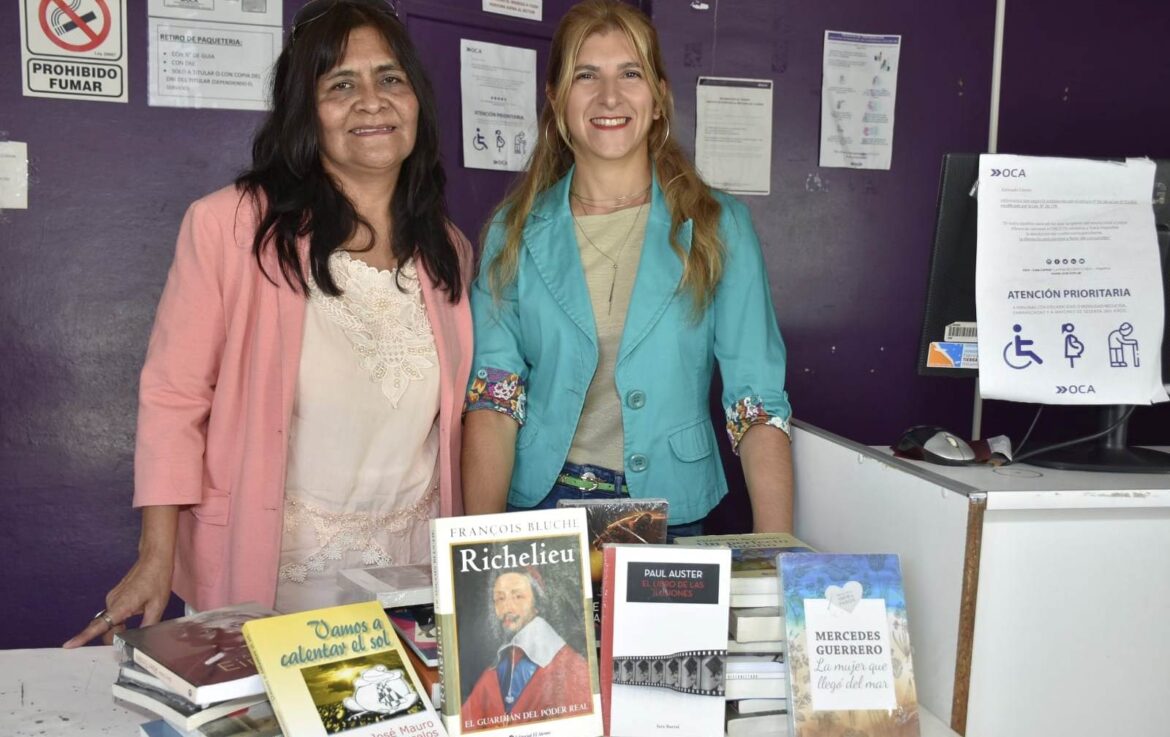 El Bachillerato Provincial Acelerada recibió libros de educación