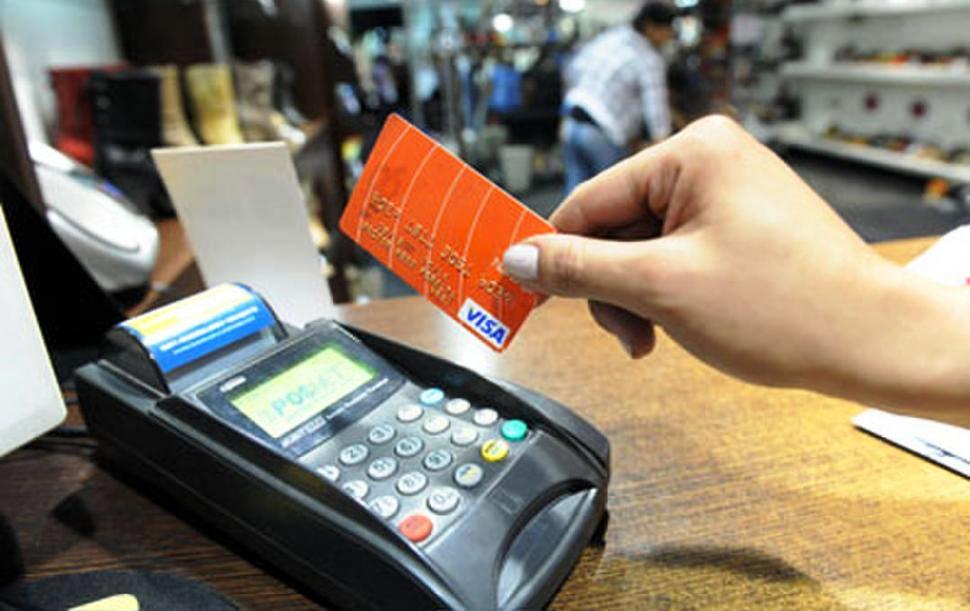 Economía incrementa los límites de compra en cuotas con tarjetas de crédito