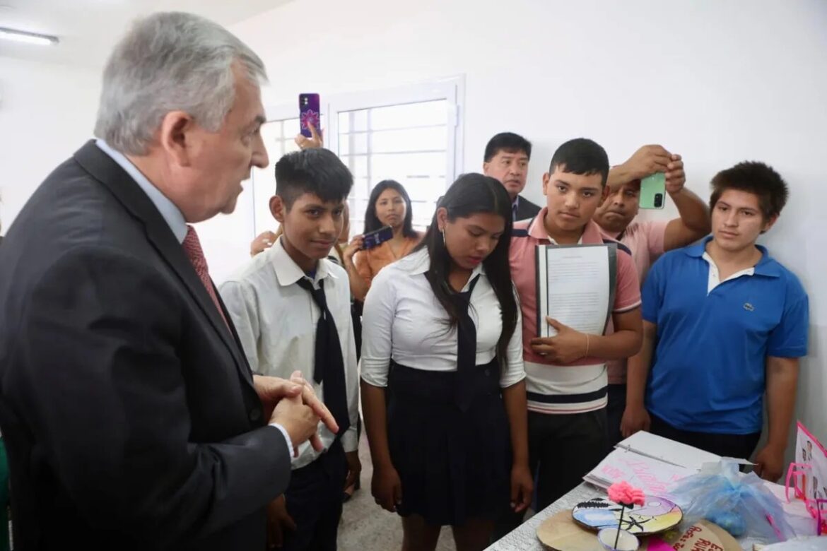 Morales inauguró simultáneamente tres nuevos edificios educativos