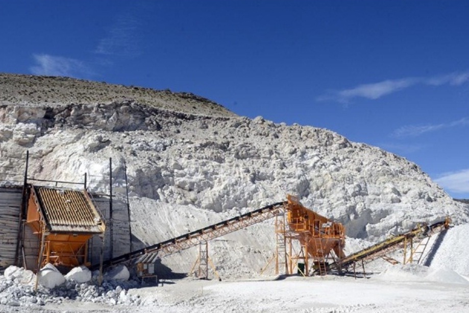 La minería acumula 30 meses de crecimiento laboral: ya emplea a casi 40 mil personas